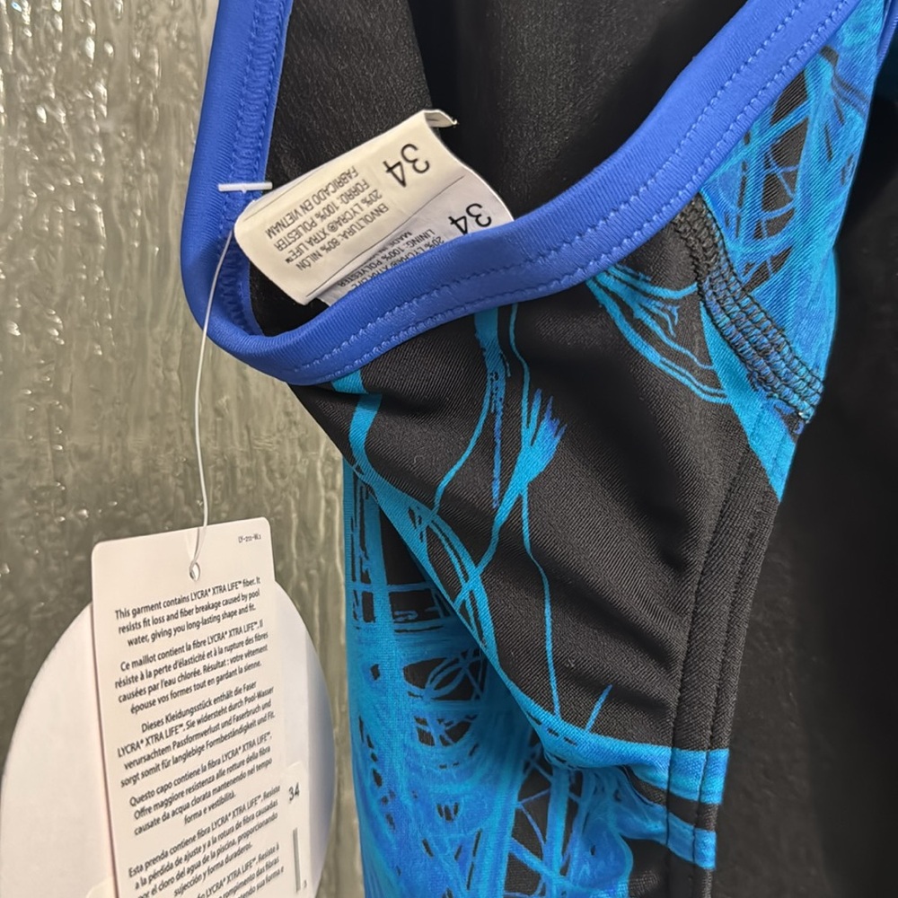 Athletic fit swimsuit - Picture 5 of 6